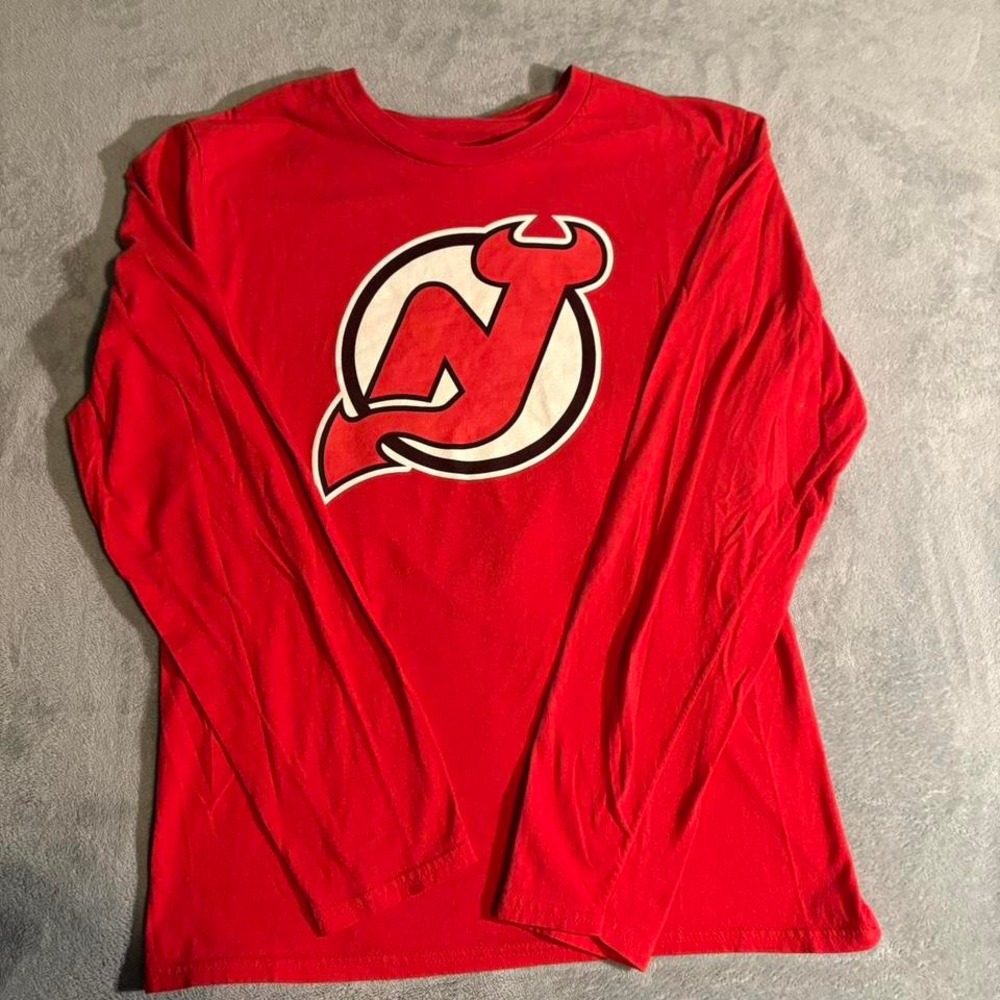 Red and white‎ New Jersey Devils LS T-Shirt Small
